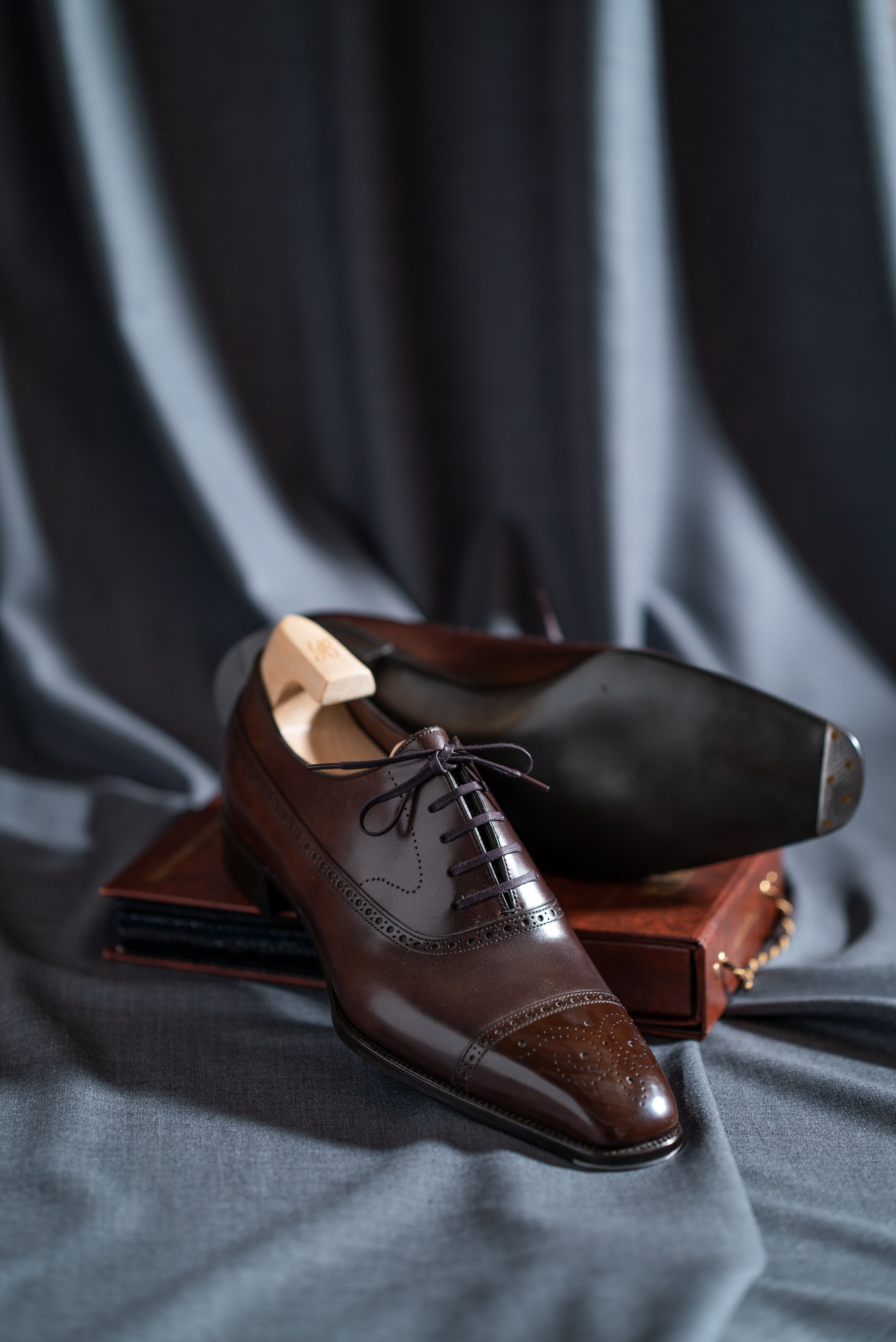 Guethe Medallion Captoe Oxford - The Armoury
